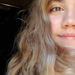 Meet your Posher, Daphnee